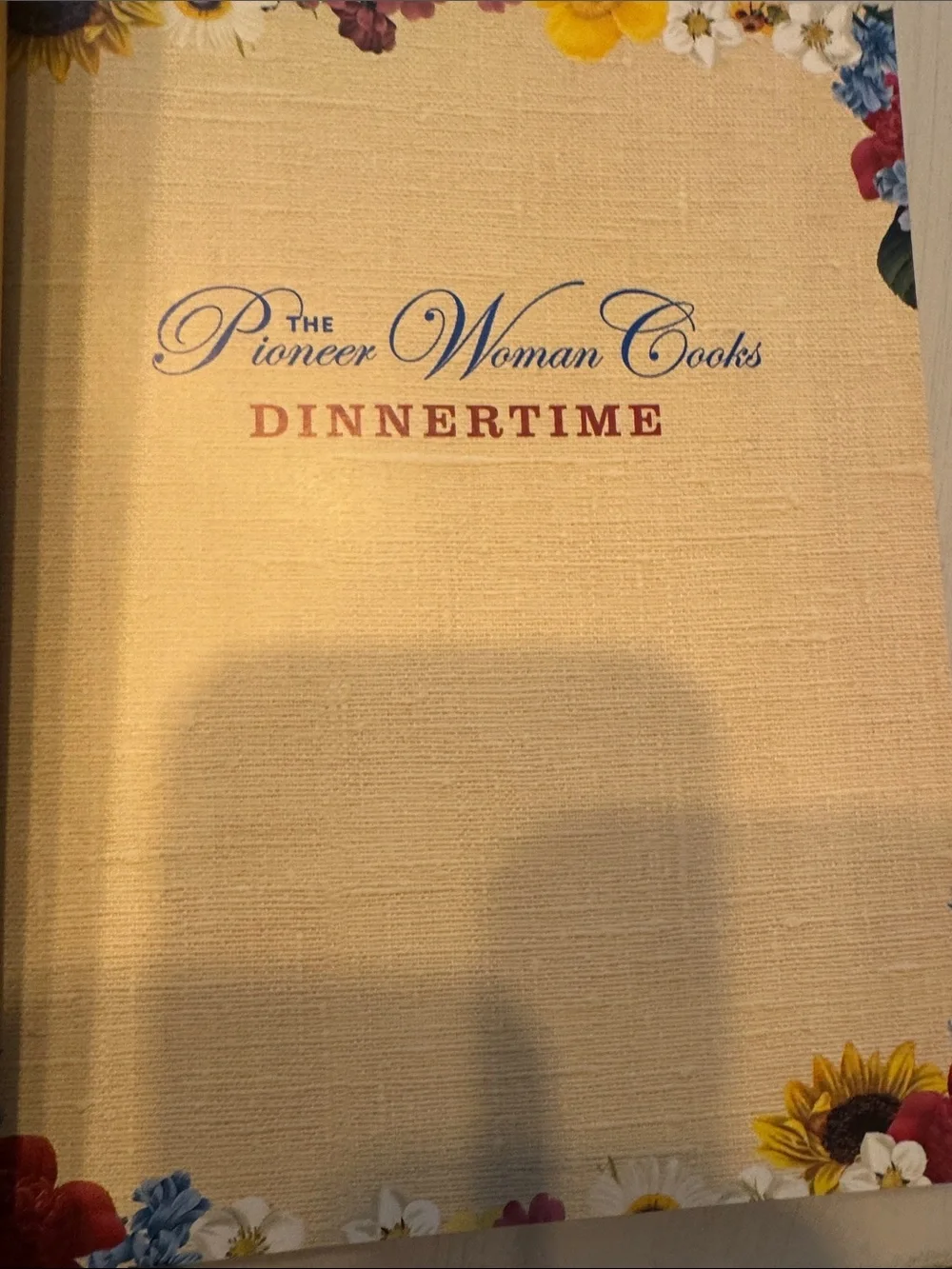 The Pioneer Woman Cooke Dinnertime Cookbook. It is in excellent used condition